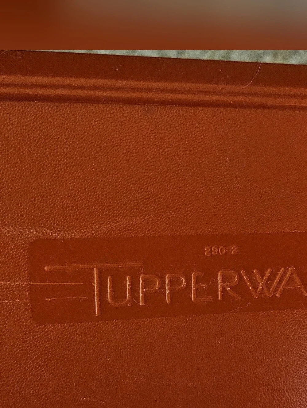 Tupperware Rectangular Container Red Bottom Deli Cake Keeper 290-2